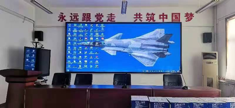 室內(nèi)P2全彩屏完成一塊，積極復(fù)工復(fù)產(chǎn)，抗疫堅(jiān)持到底